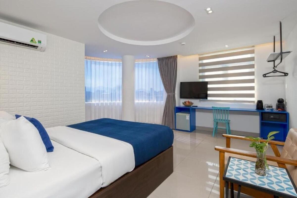 Lucia Beach Hotel Danang Exterior photo
